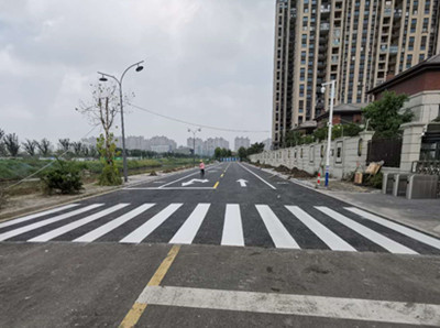 如皋新建楼盘道路画线
