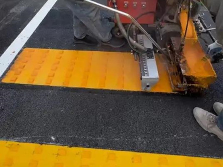 如皋道路减速划线